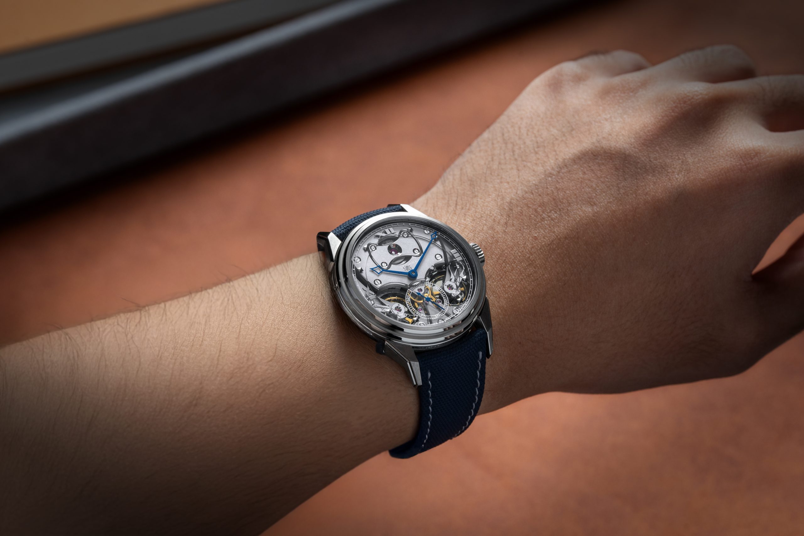 Firefly_Luxury Swiss dress watch standing upright leaning against a dark jagged slate rock, w 352317